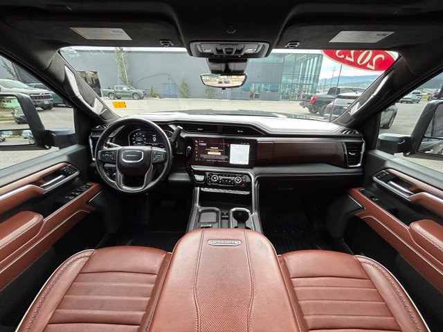 Used 2025 GMC Sierra 3500 Denali Ultimate AWD/4WD image 14