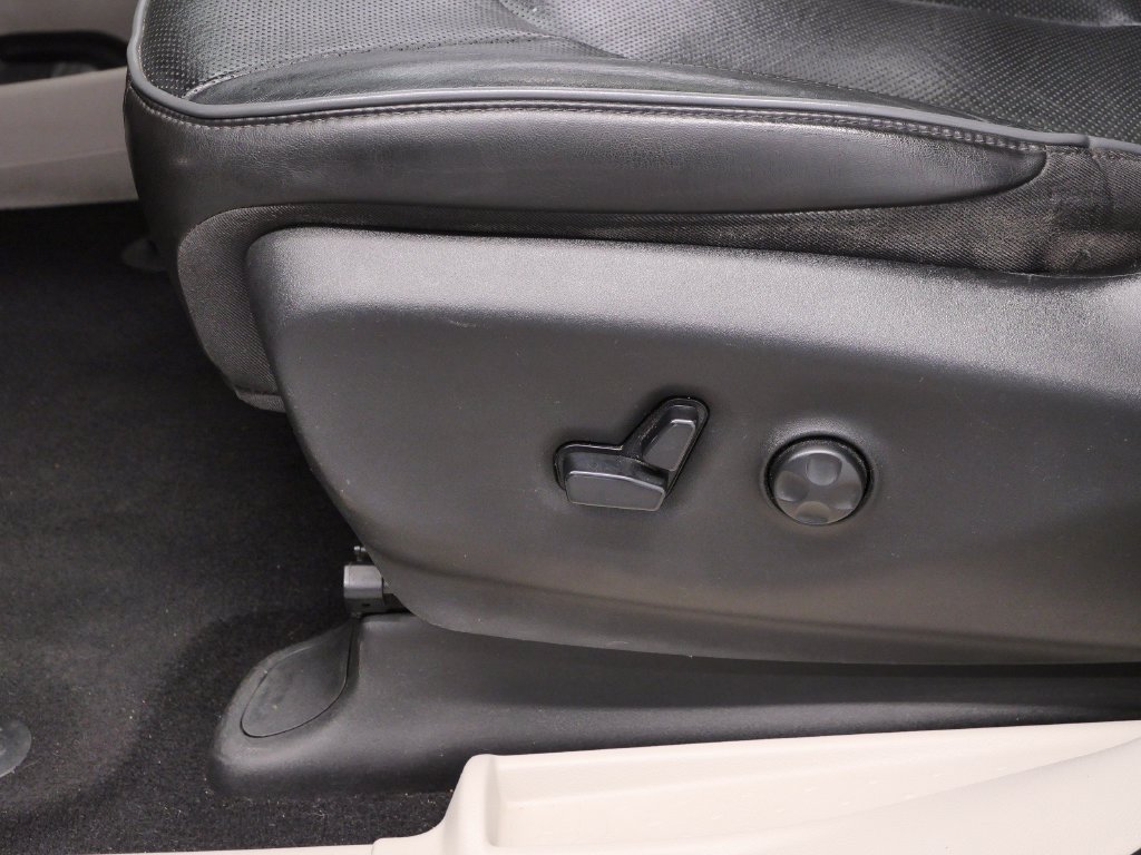 Used 2020 Chrysler Pacifica Limited FWD image 19