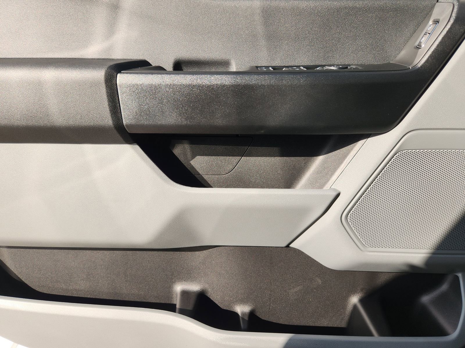 New 2025 Ford F250 XL w/ FX4 Off-Road Package image 17
