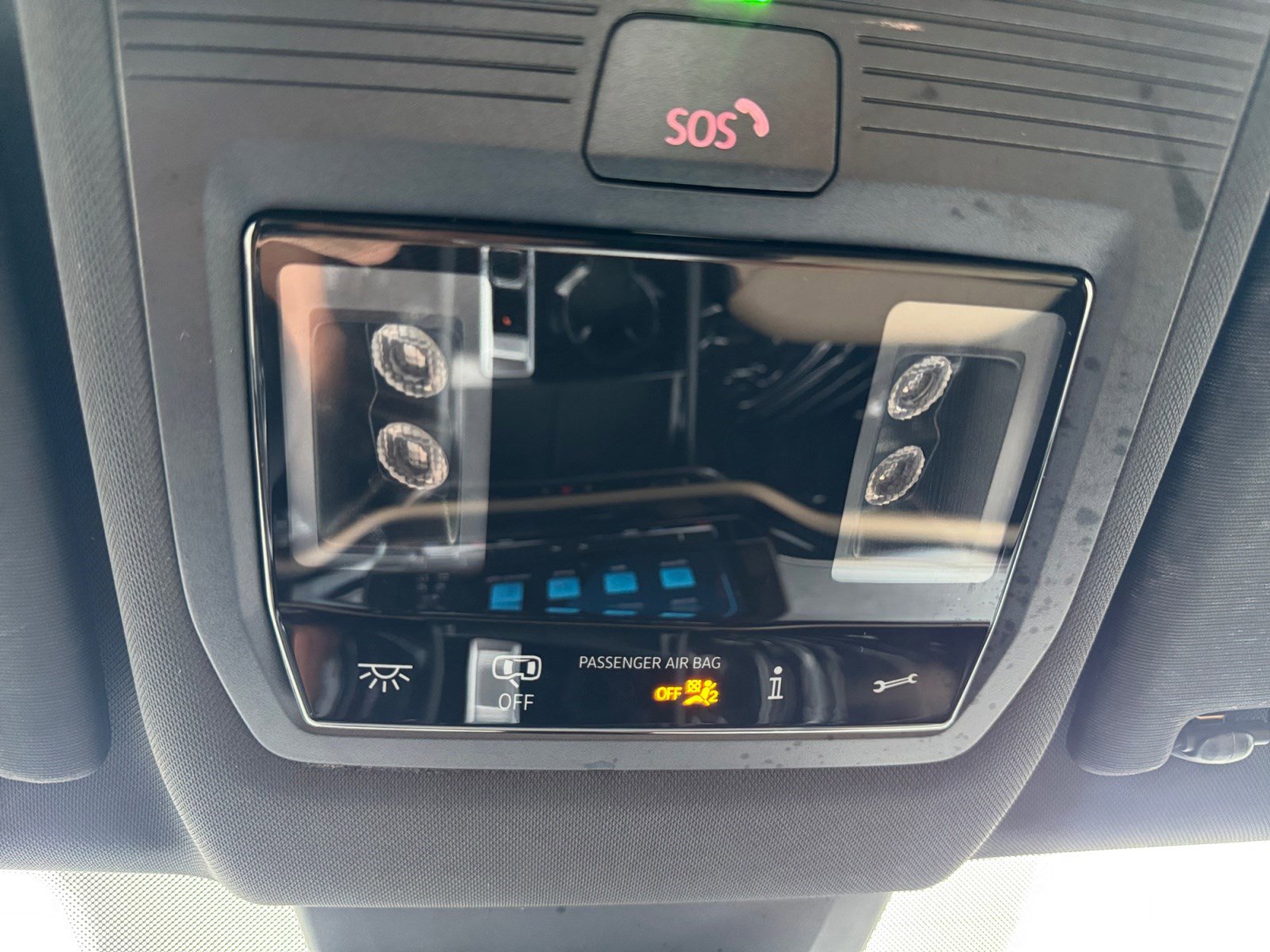 Used 2024 Volkswagen Atlas Cross Sport SE image 20