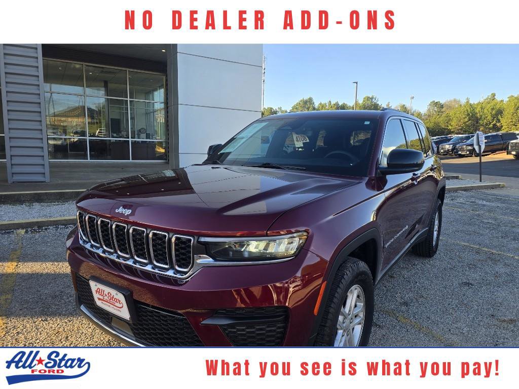 Used 2024 Jeep Grand Cherokee Laredo image 1