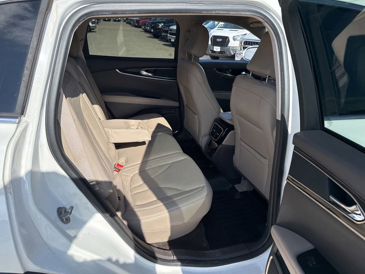 Used 2022 Lincoln Nautilus FWD w/ Premium Package image 12