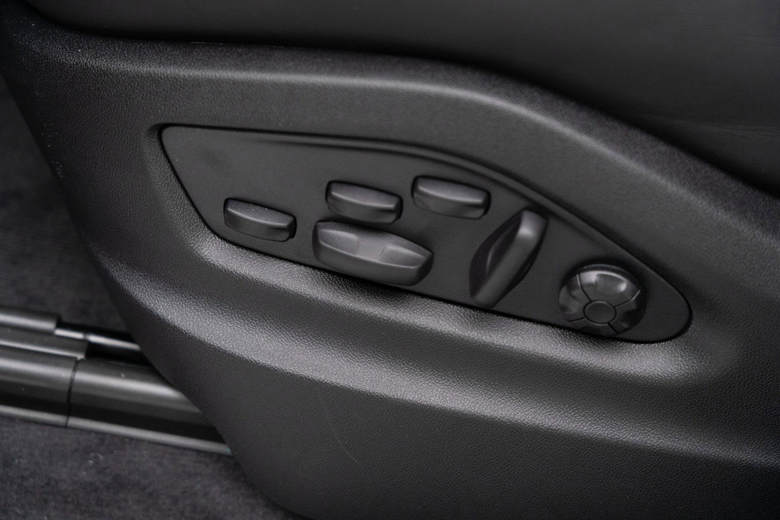 New 2026 Porsche Cayenne Coupe image 15