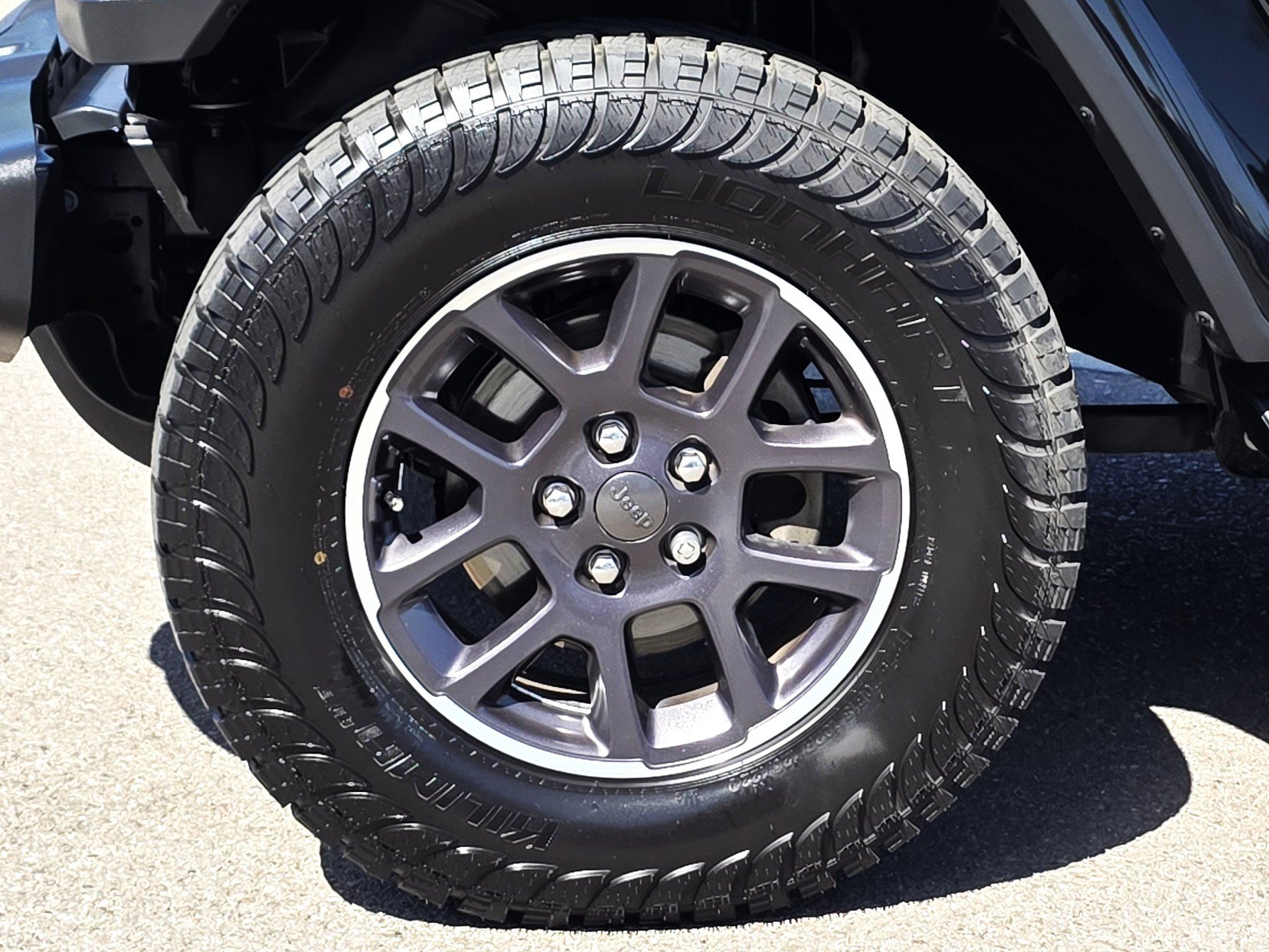 Used 2022 Jeep Gladiator Overland w/ Popular Equipment Package AWD/4WD image 9
