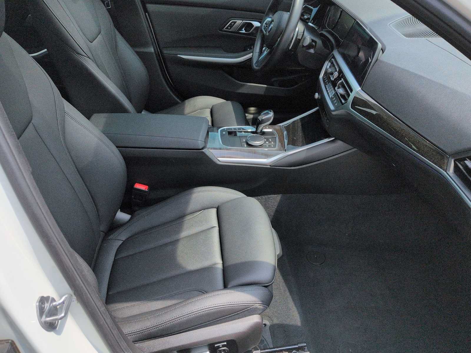 Used 2021 BMW 330i xDrive Sedan w/ M Sport Package AWD/4WD image 24