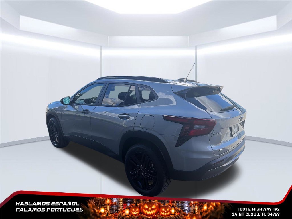 Used 2024 Chevrolet Trax ACTIV w/ Driver Confidence Package FWD image 3