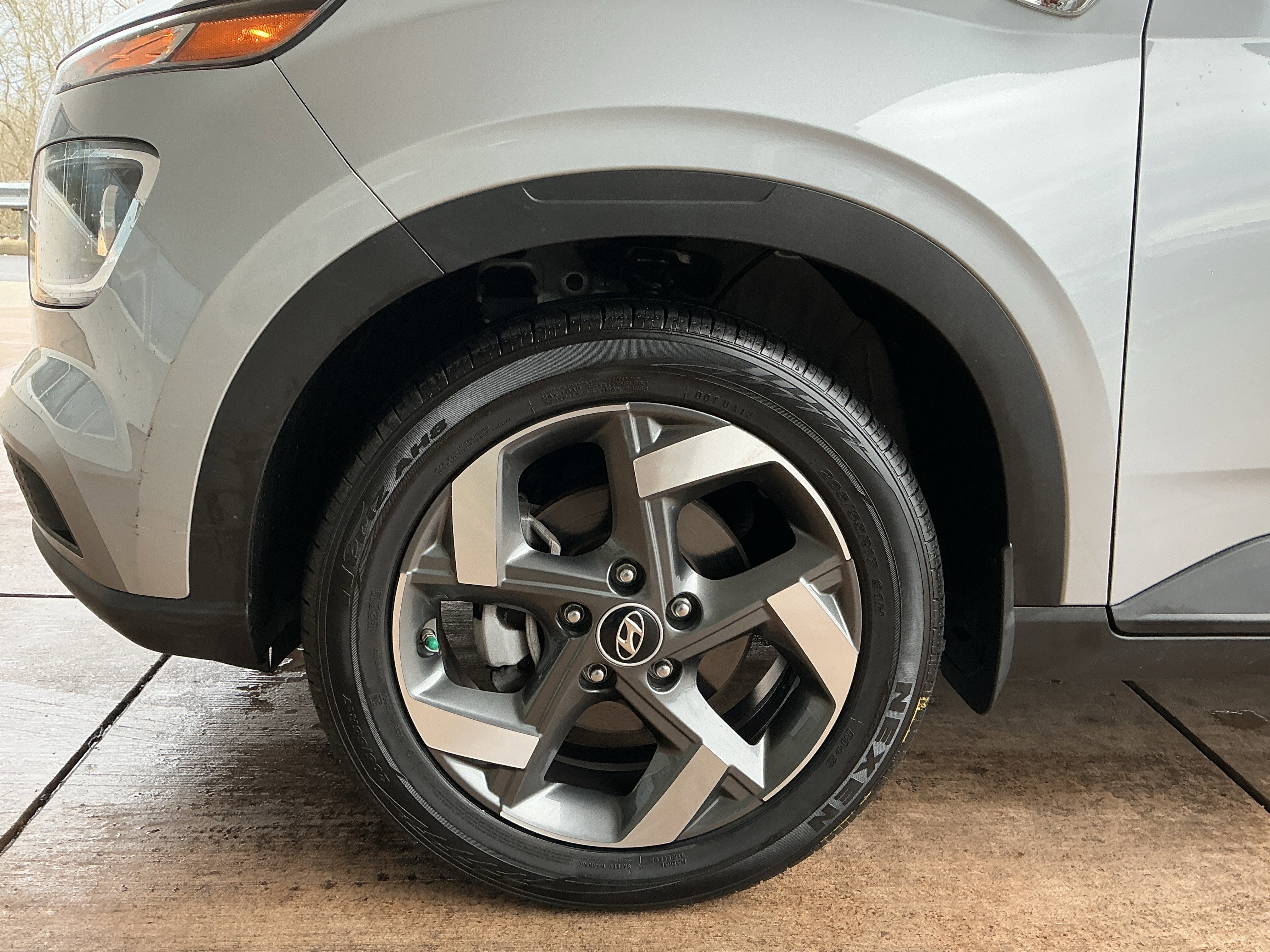 Used 2023 Hyundai Venue SEL image 26