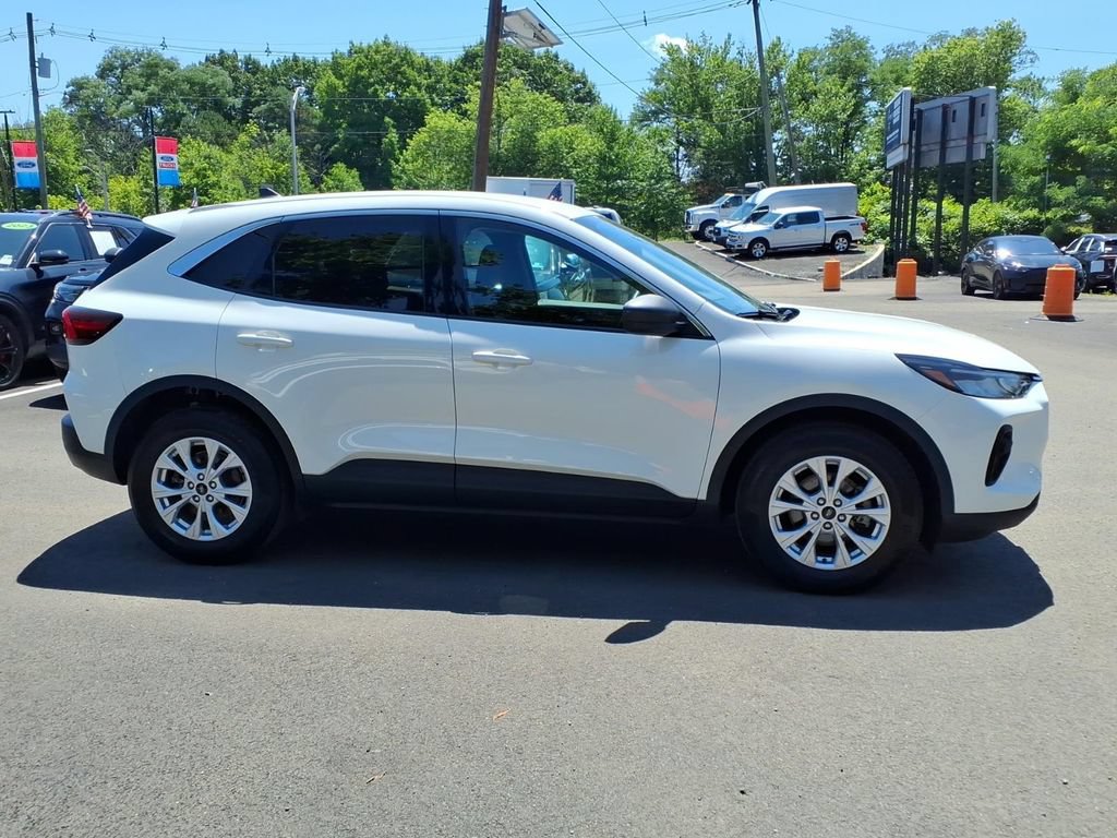 Used 2023 Ford Escape Active w/ Tech Pack #1 AWD/4WD image 8