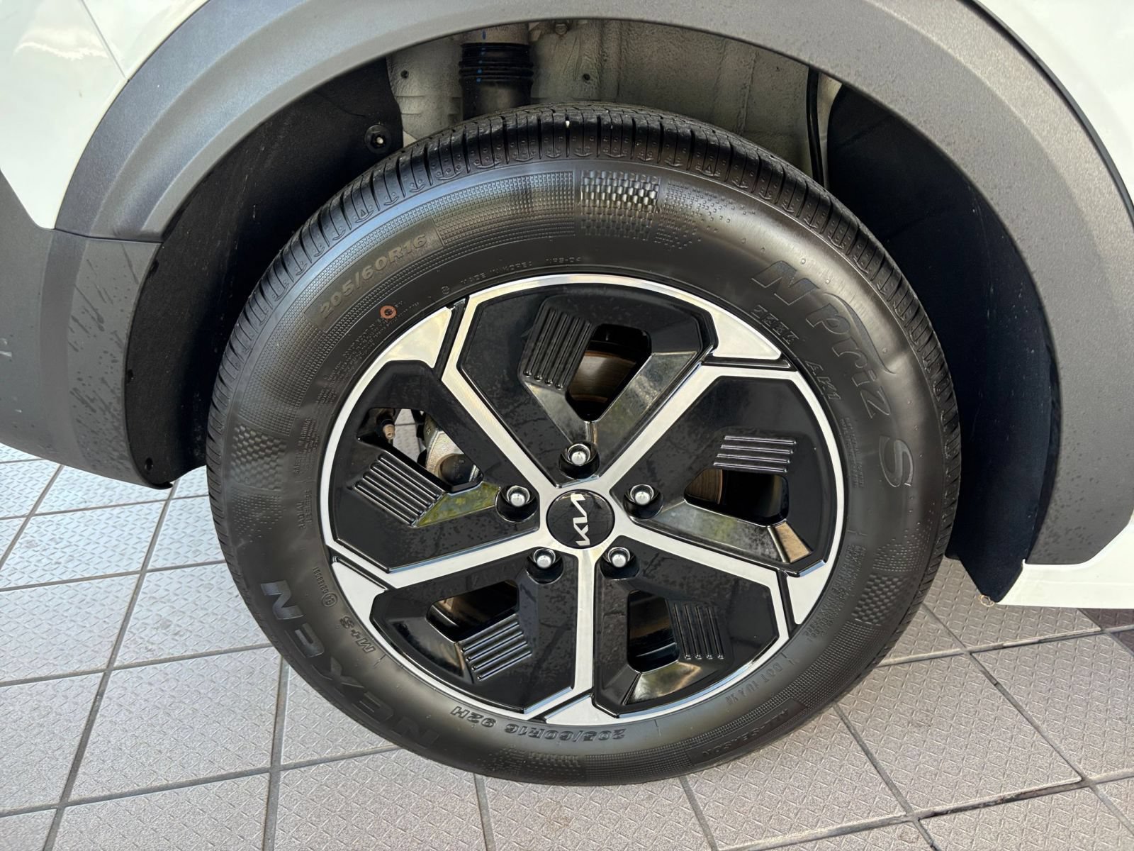Used 2026 Kia Niro LX FWD image 28