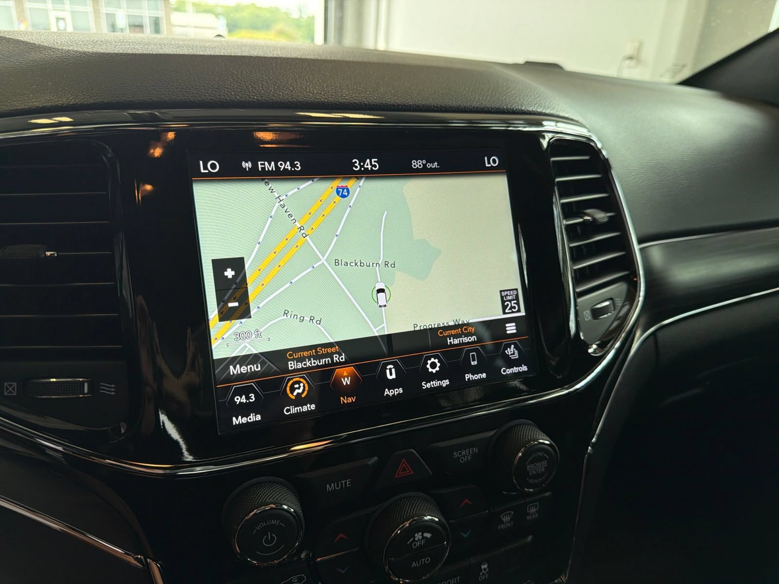 Used 2021 Jeep Grand Cherokee Limited AWD/4WD image 29