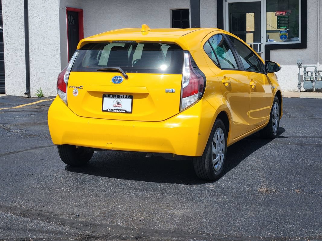 Used 2015 Toyota Prius C One FWD image 9