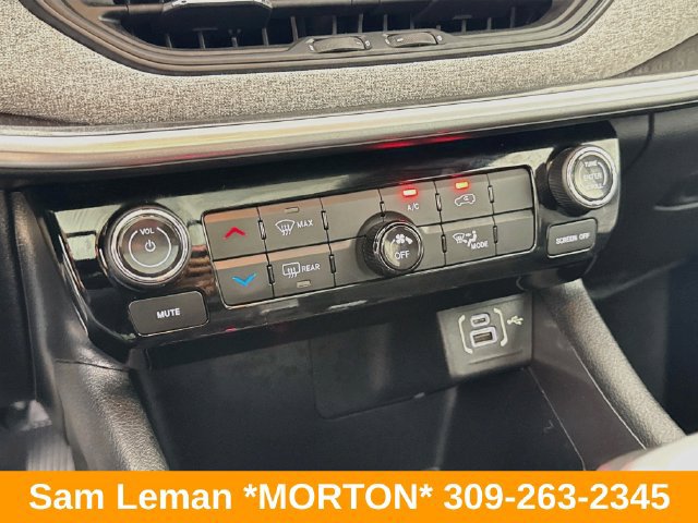 Used 2023 Jeep Compass Latitude w/ Sun and Sound Group AWD/4WD image 15