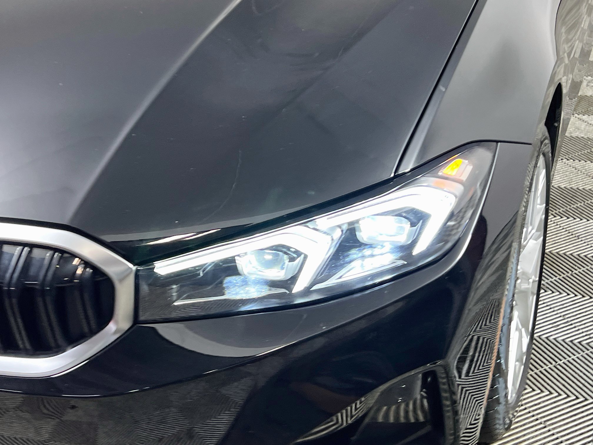 Used 2025 BMW 330i Sedan RWD image 12