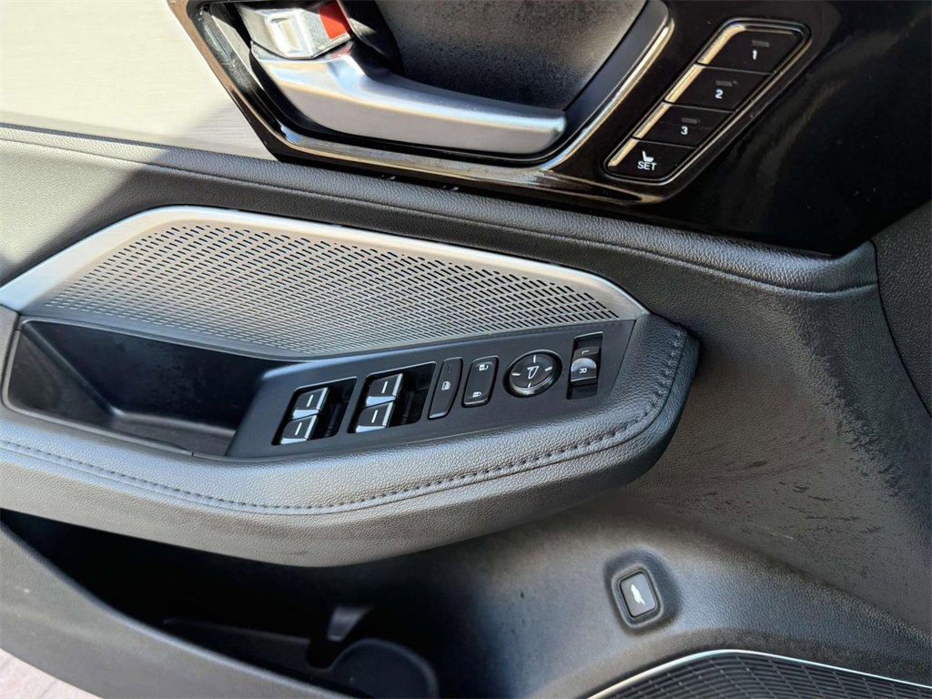 Certified 2025 Acura MDX SH-AWD image 30