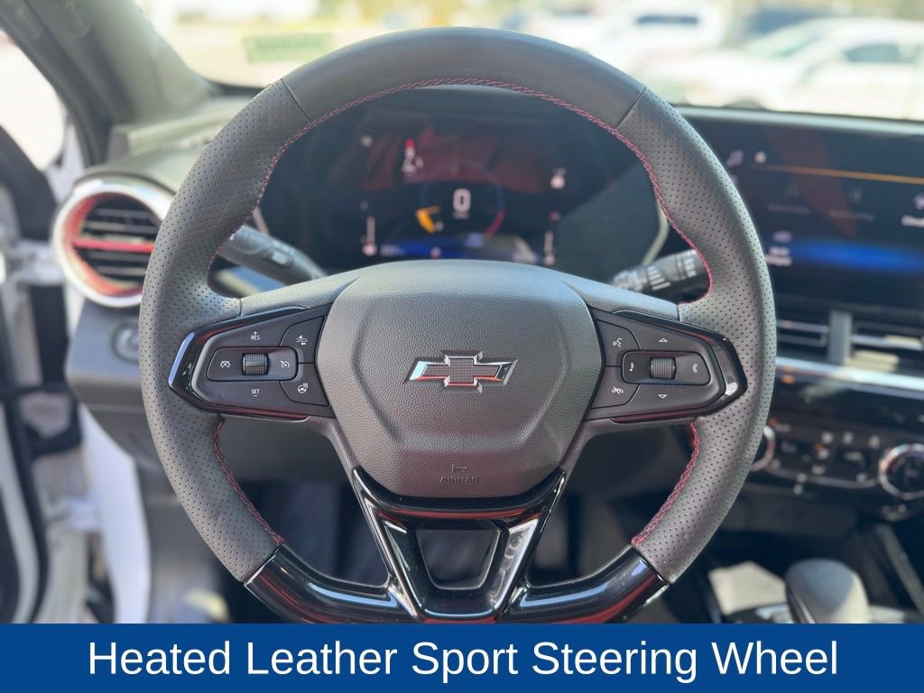 Used 2025 Chevrolet Trax RS w/ Sunroof Package image 12