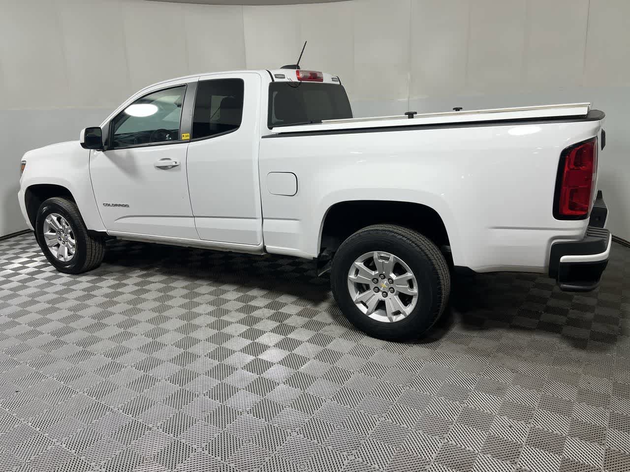 Used 2022 Chevrolet Colorado LT w/ Fleet Safety Package RWD image 6