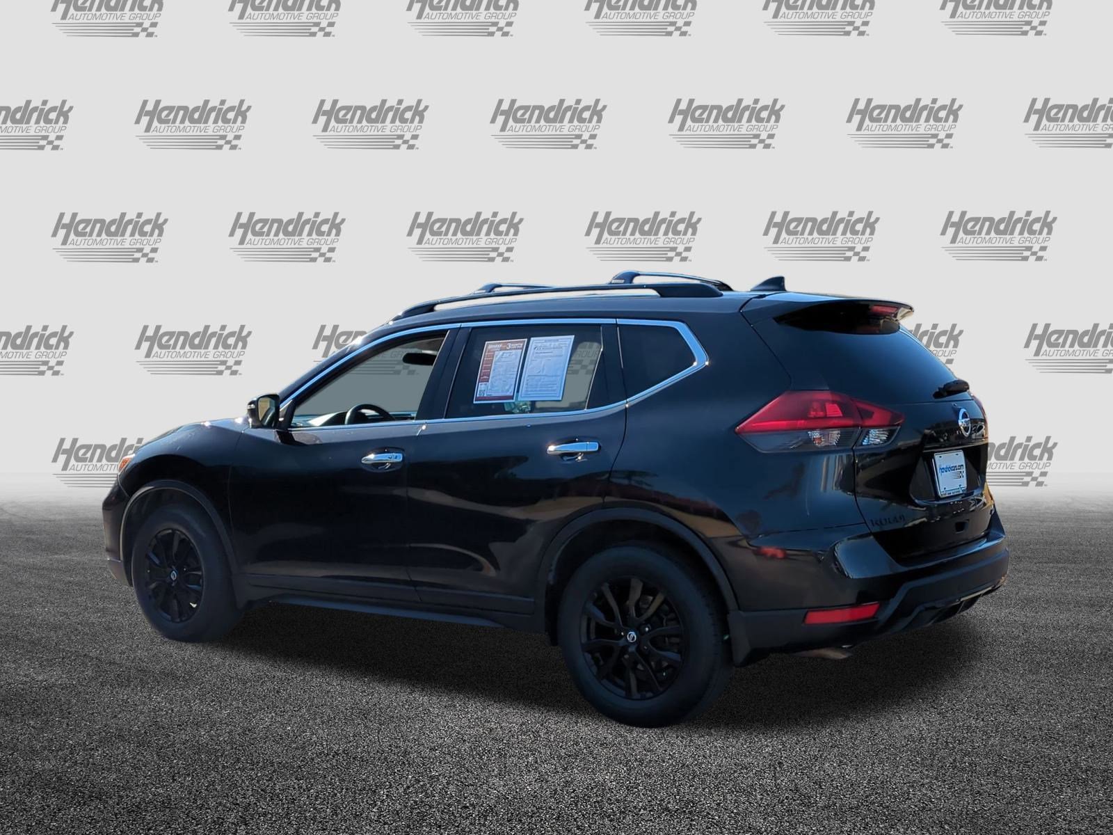 Used 2018 Nissan Rogue SV w/ Premium Package image 8
