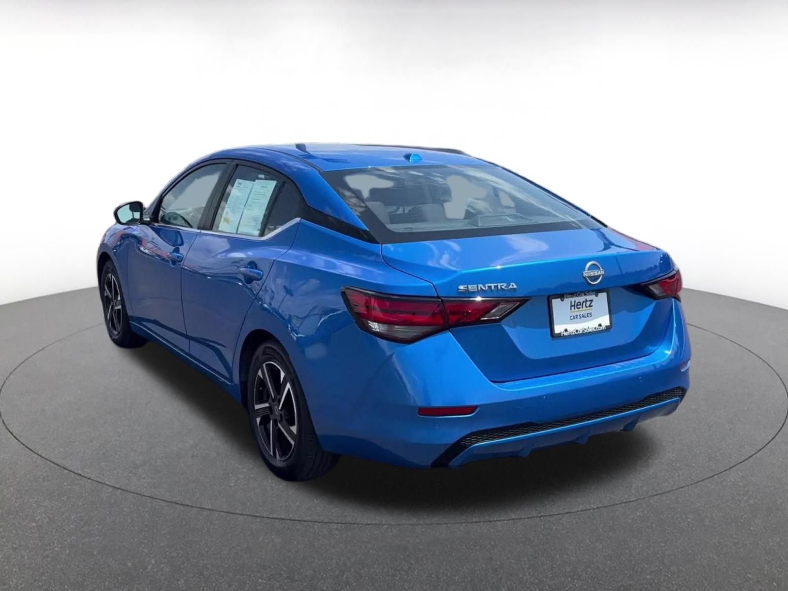 Used 2025 Nissan Sentra SV FWD image 9