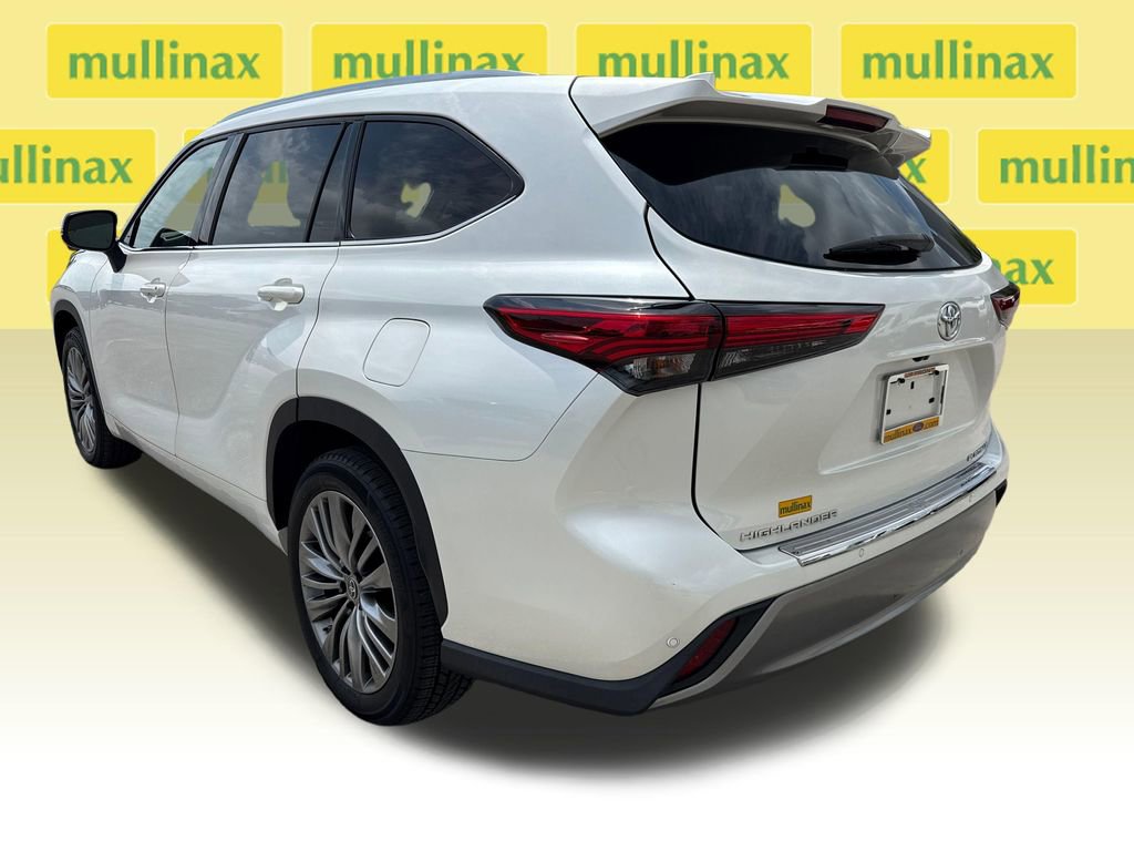 Used 2021 Toyota Highlander Platinum FWD image 10