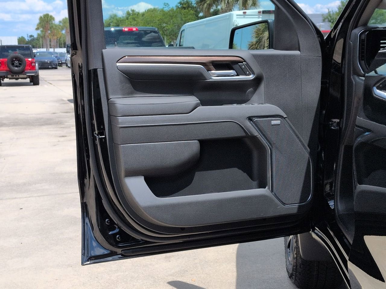 New 2026 Chevrolet Silverado 1500 LT Trail Boss w/ Safety Package AWD/4WD image 8