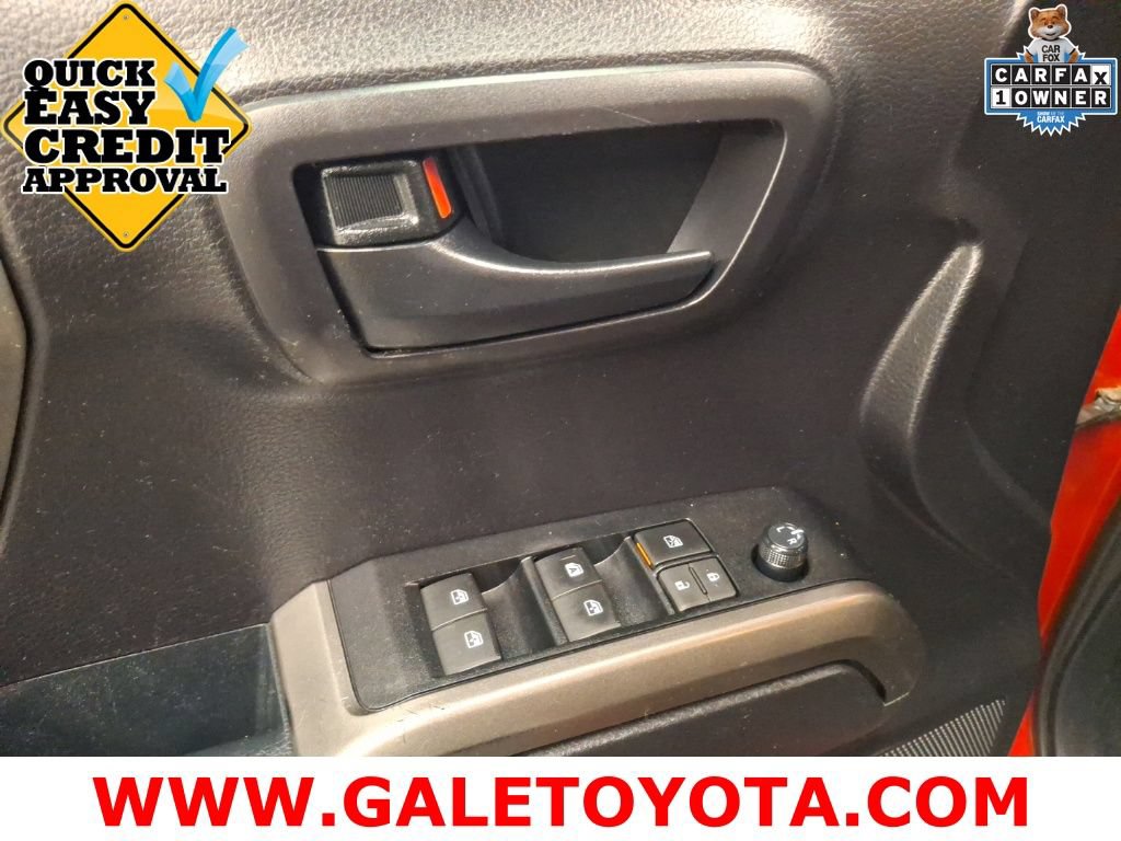 Used 2020 Toyota Tacoma SR5 AWD/4WD image 14