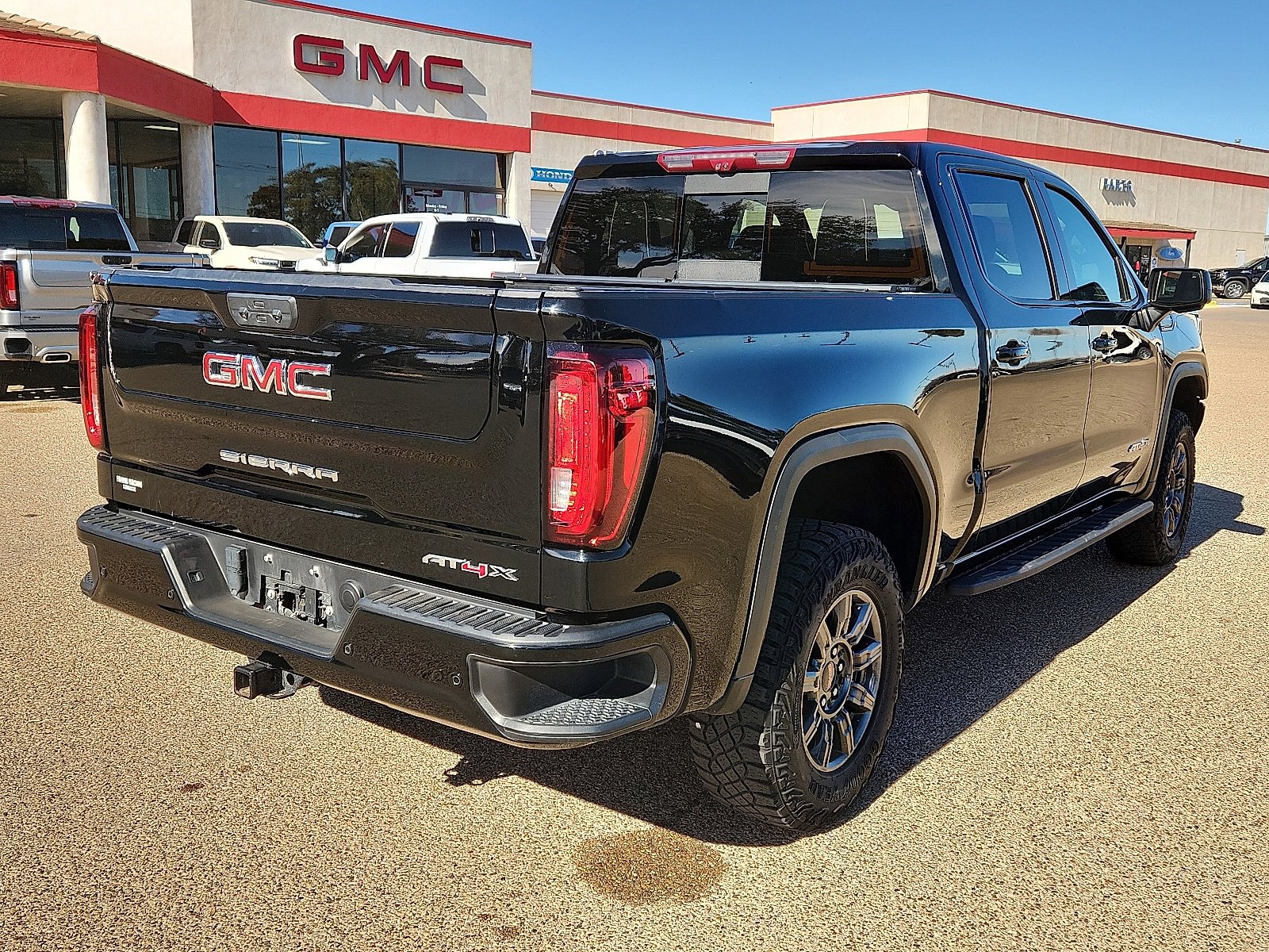 Used 2024 GMC Sierra 1500 AT4X image 4