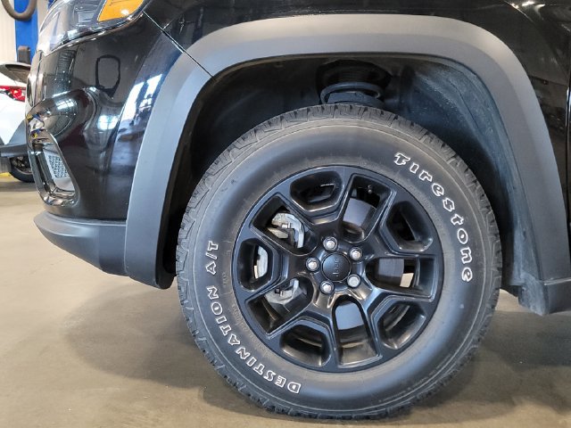 Used 2022 Jeep Cherokee Latitude w/ Sun & Sound Group AWD/4WD image 12