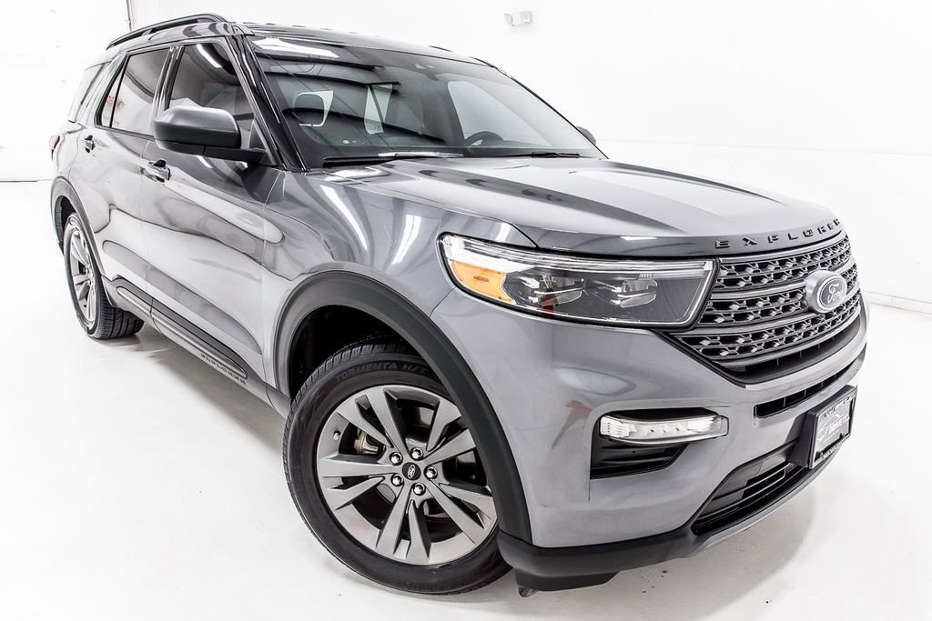 Used 2021 Ford Explorer XLT w/ Equipment Group 202A image 7