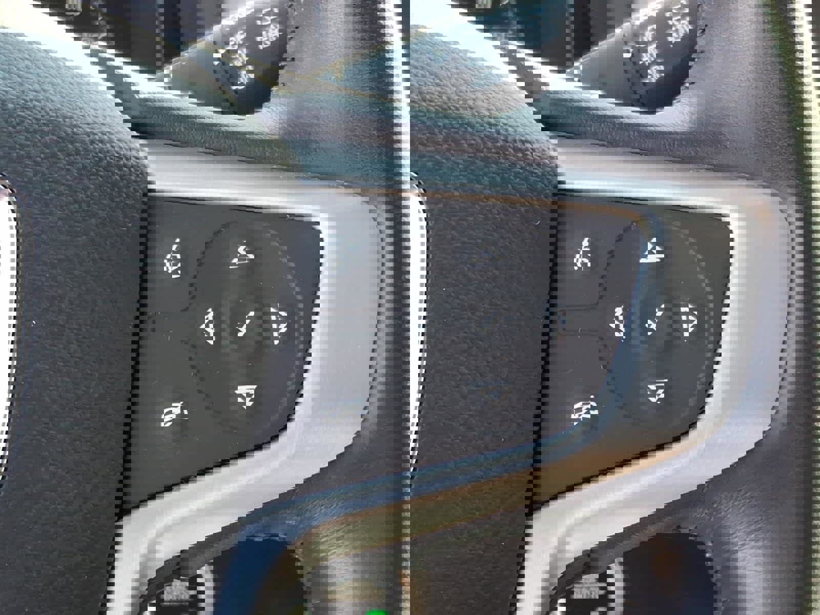 Certified 2020 GMC Terrain SLE w/ Driver Convenience Package image 19