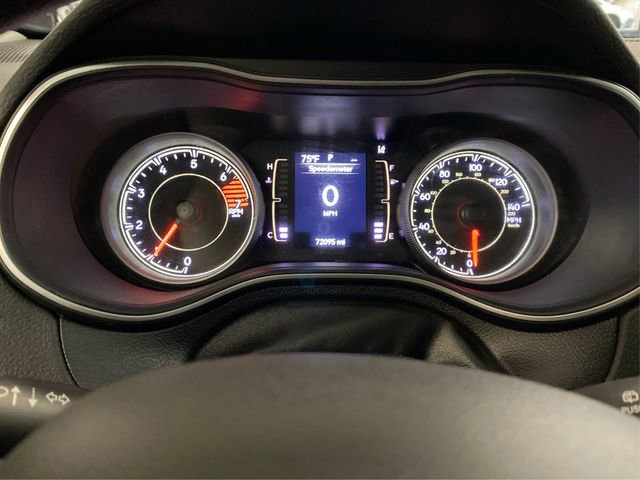 Used 2021 Jeep Cherokee Latitude w/ Mopar Interior Package image 20