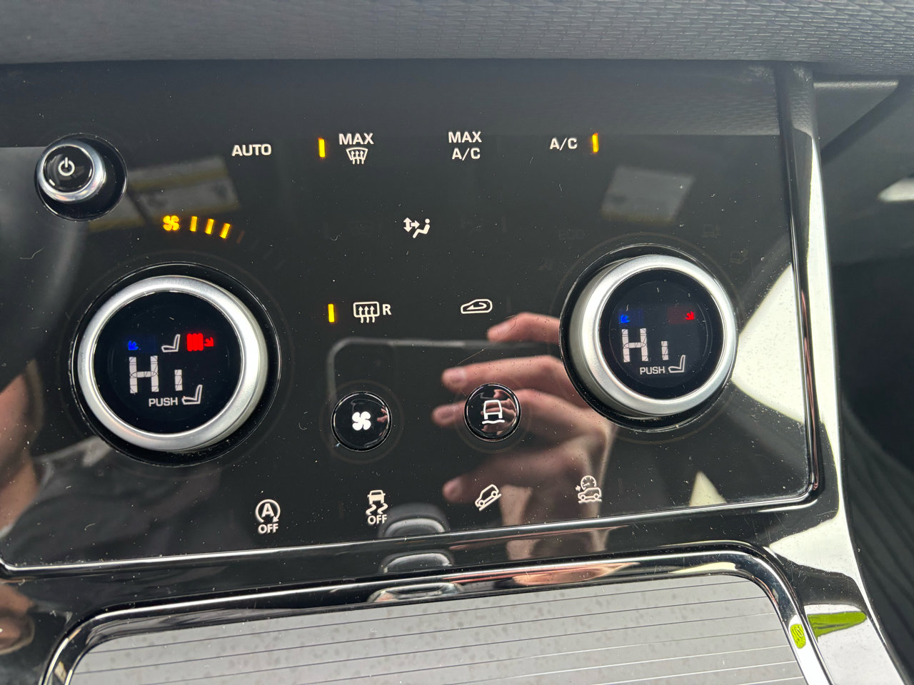 Used 2023 Land Rover Range Rover Evoque R-Dynamic S image 24