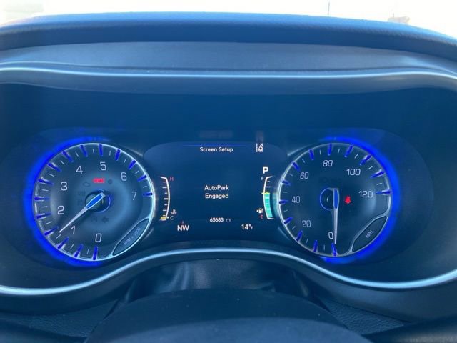 Certified 2023 Chrysler Pacifica Touring-L image 35