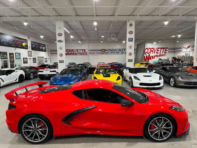 Used 2025 Chevrolet Corvette Stingray Preferred Cpe w/ Z51 Performance Package RWD image 4