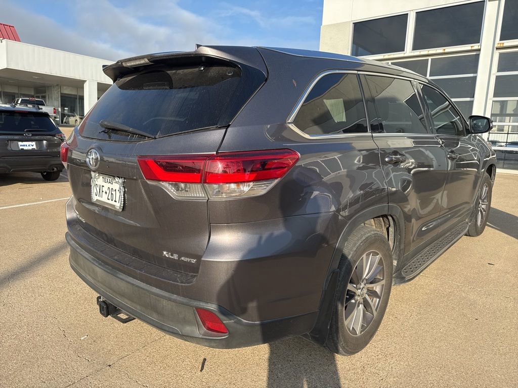 Used 2019 Toyota Highlander XLE image 6
