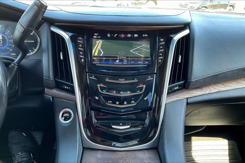 Used 2020 Cadillac Escalade Premium Luxury image 24