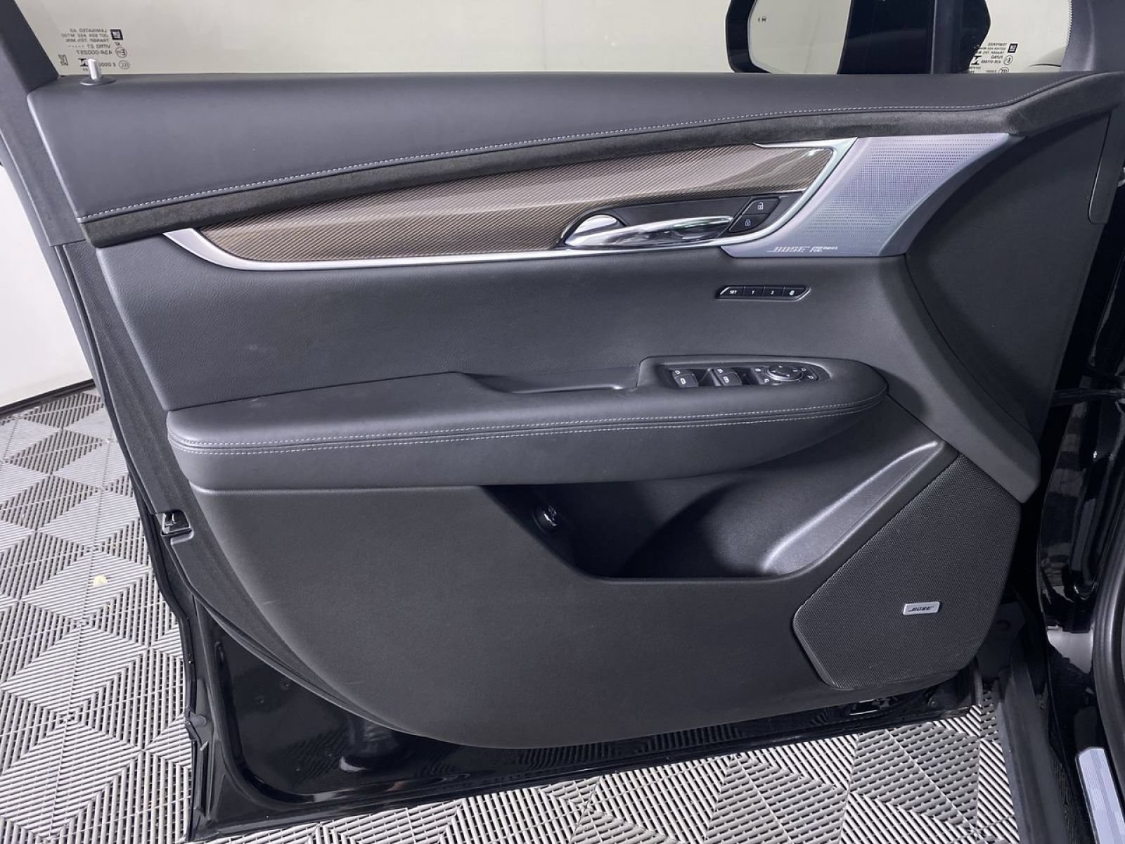 Certified 2023 Cadillac XT6 Sport w/ Platinum Package AWD/4WD image 12