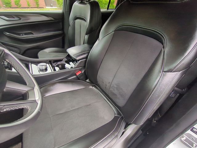 Used 2023 Jeep Grand Cherokee Altitude AWD/4WD image 27