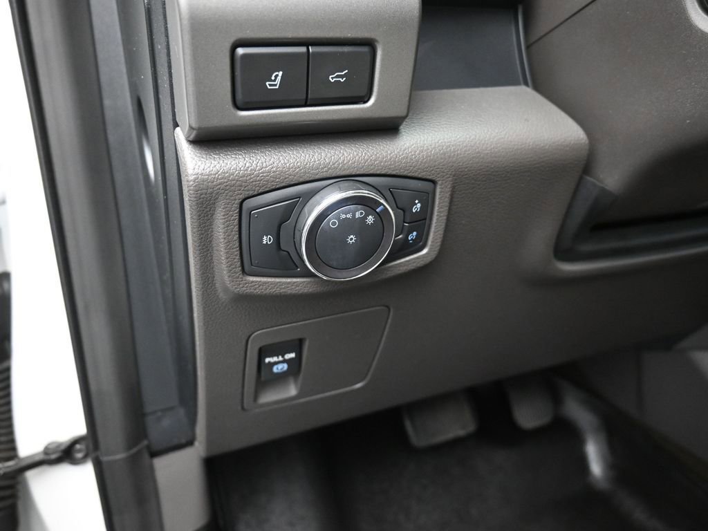 Used 2020 Ford Expedition XLT w/ Equipment Group 202A image 13