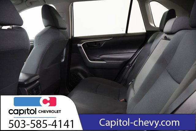 Used 2022 Toyota RAV4 LE AWD/4WD image 28