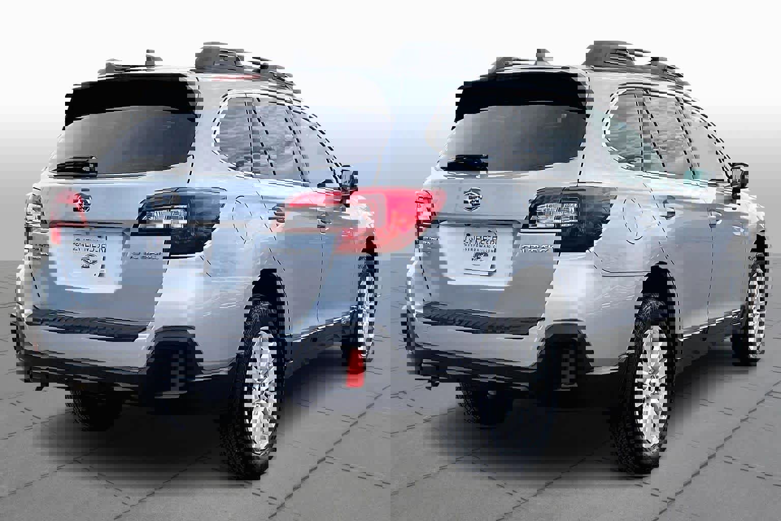 Used 2018 Subaru Outback 2.5i Premium image 12