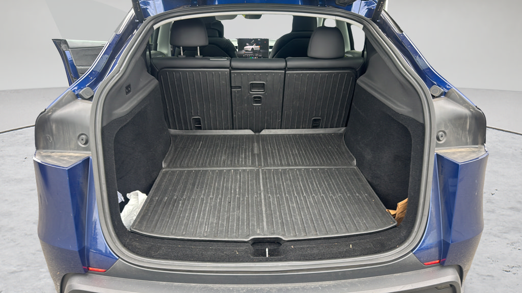 Used 2026 Tesla Model Y Long Range RWD image 19