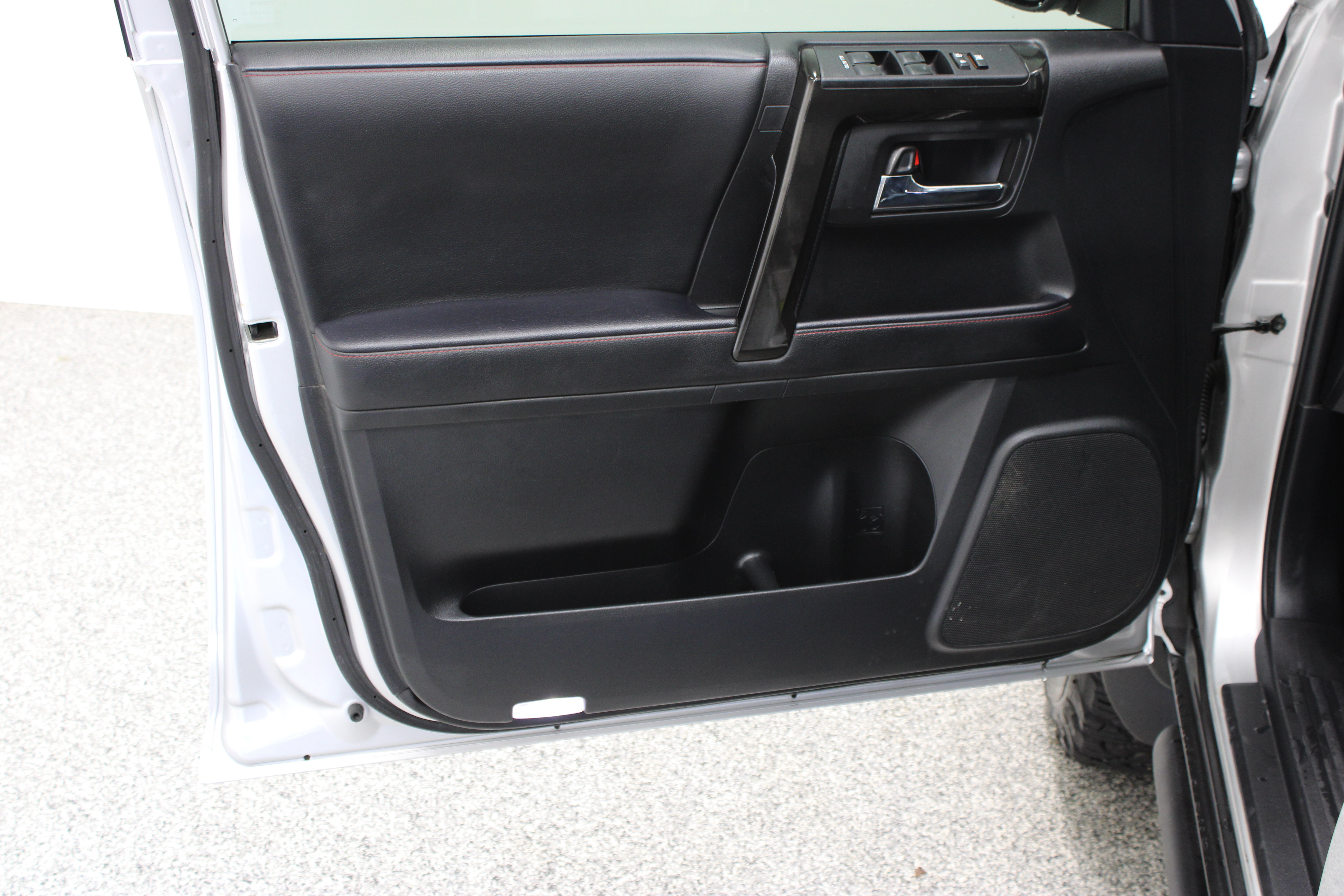 Used 2023 Toyota 4Runner TRD Off-Road Premium w/ Moonroof Package AWD/4WD image 12