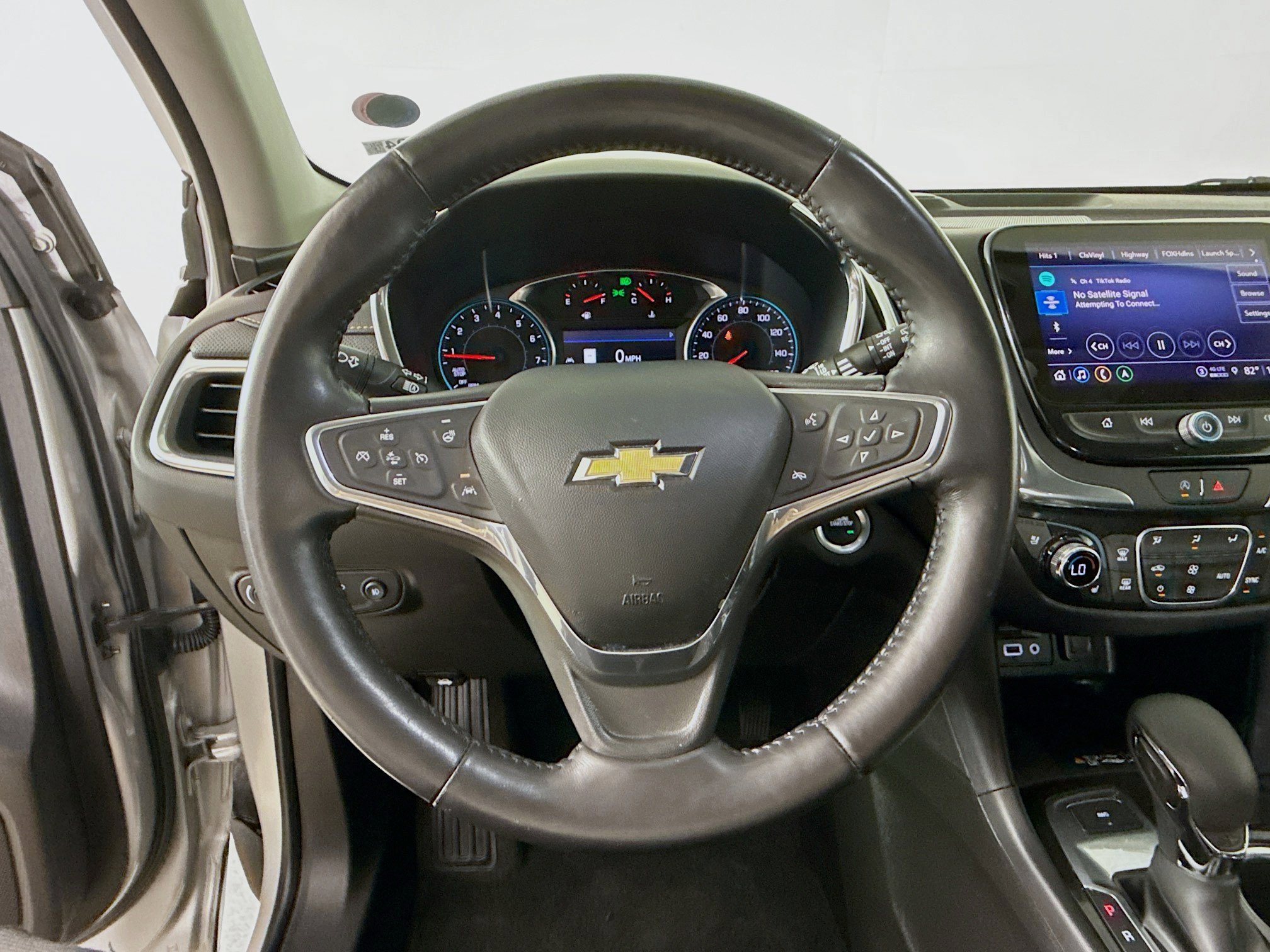 Used 2022 Chevrolet Equinox Premier image 11