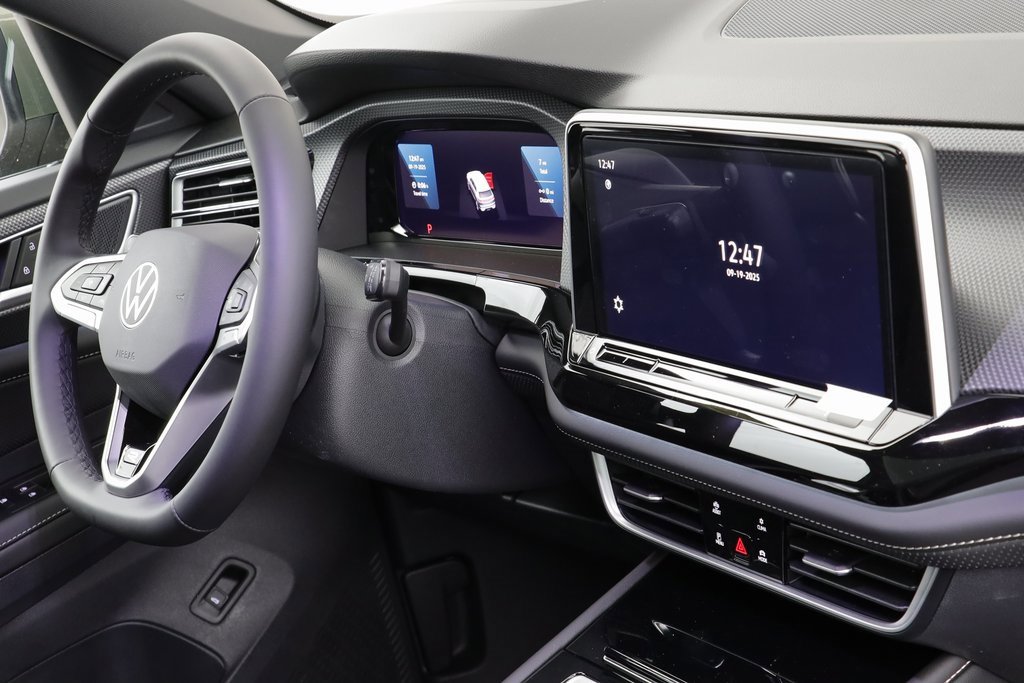New 2026 Volkswagen Atlas Cross Sport SEL Premium R-Line image 22