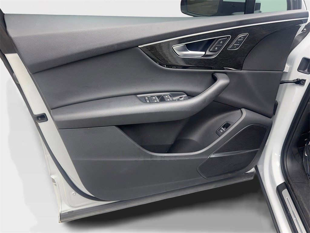 Used 2022 Audi Q7 2.0T Premium Plus w/ Premium Plus Package image 32