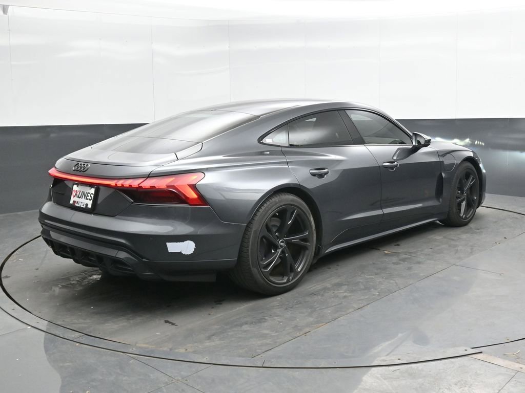 Used 2023 Audi e-tron GT Premium Plus image 3