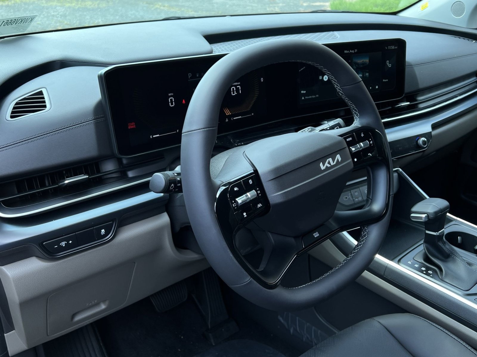 New 2027 Kia Carnival FWD image 21