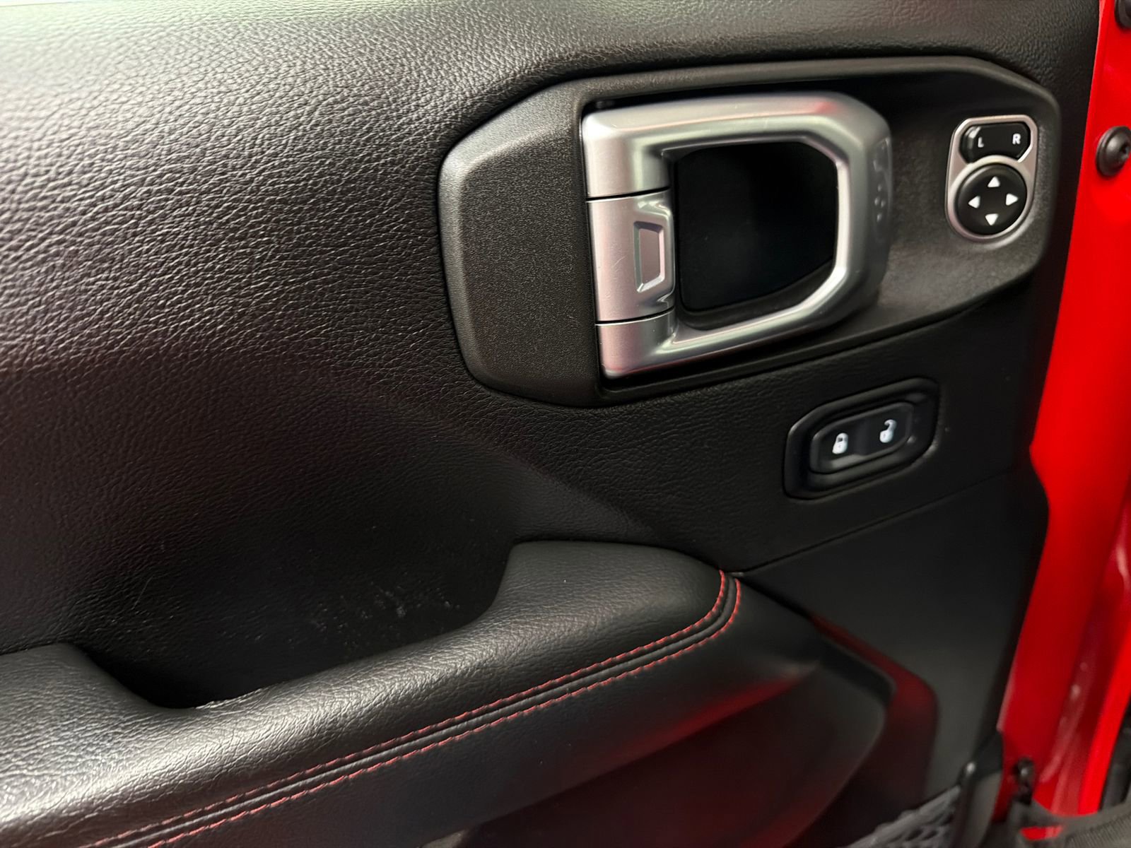 Used 2019 Jeep Wrangler Unlimited Rubicon image 32