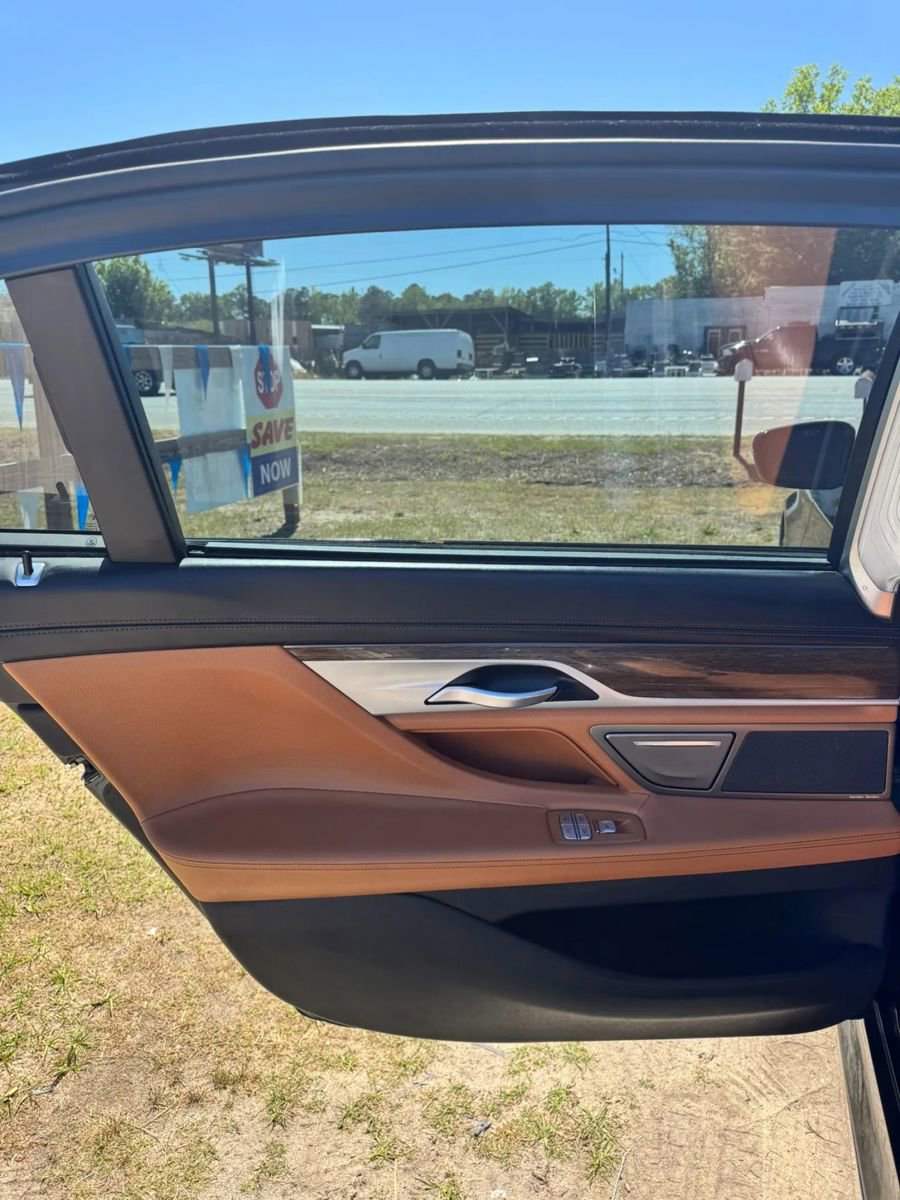 Used 2019 BMW 740i w/ Executive Package image 14