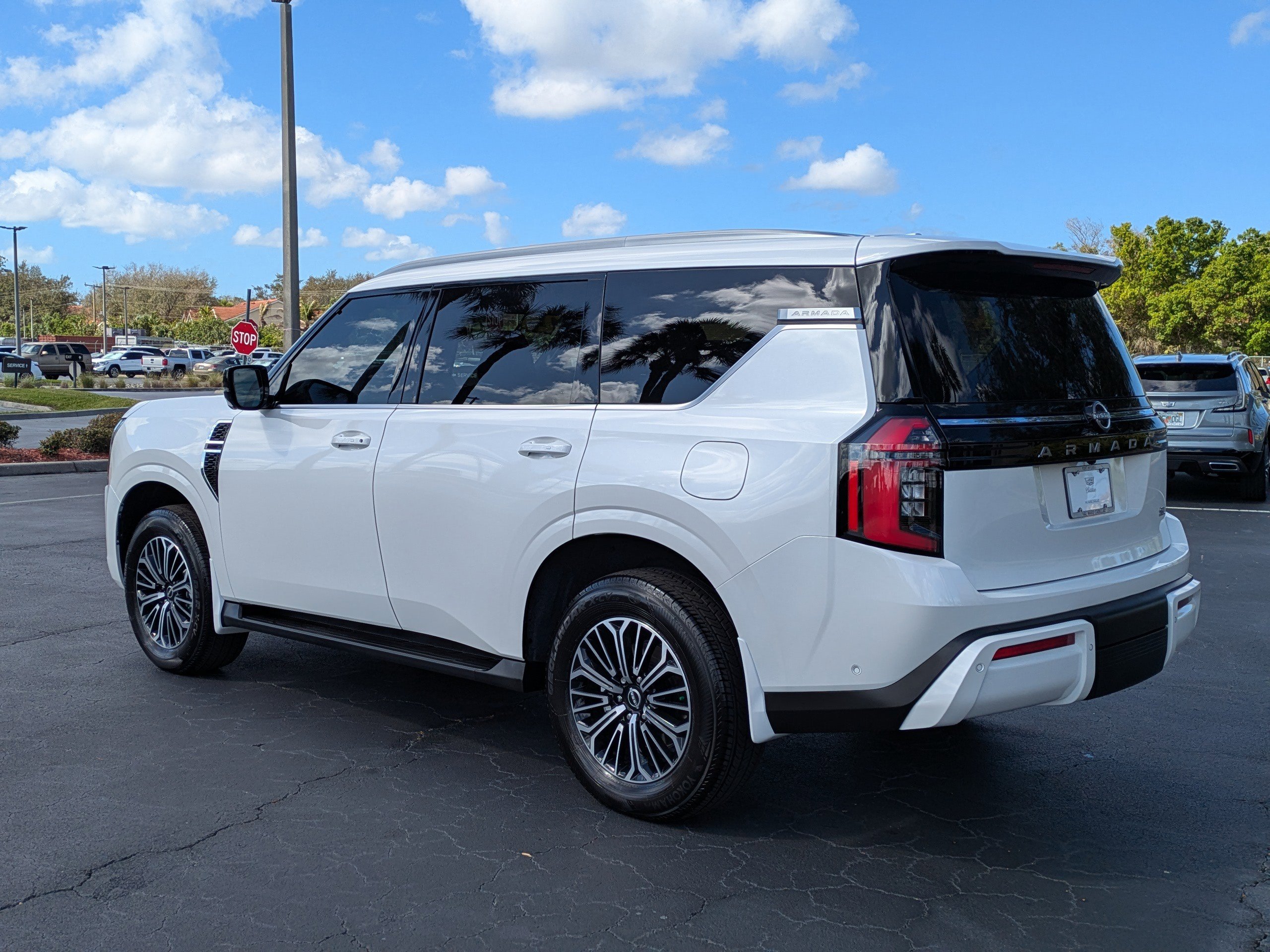 Used 2025 Nissan Armada SL w/ Captain's Chari Seat Package image 4
